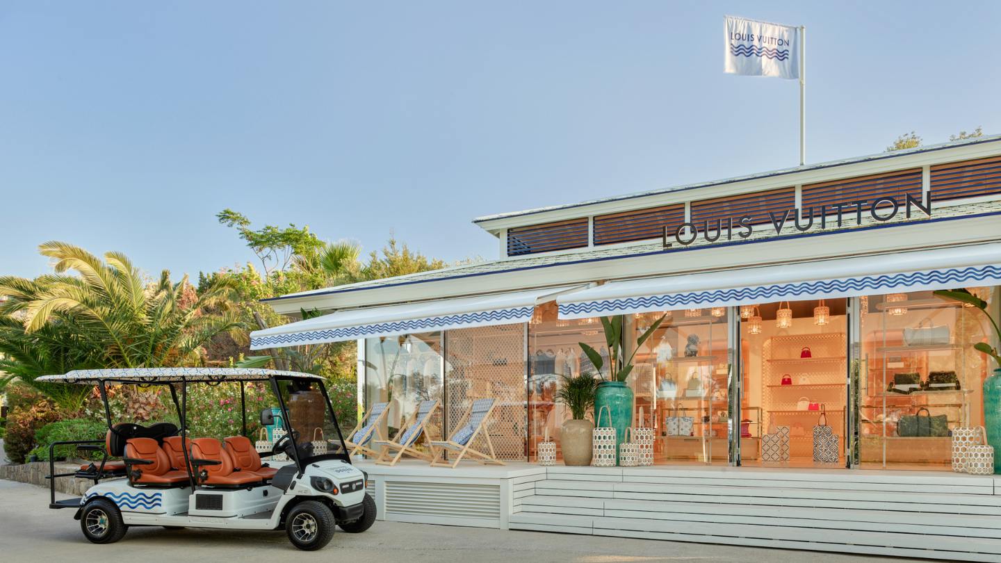 Louis Vuitton pool bar opens at Mandarin Oriental, Bodrum - Travel